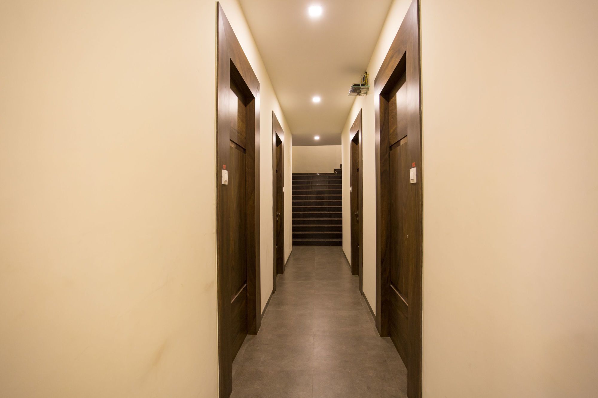 Oyo 7156 Hill View Residency Hotel Navi Mumbai Kültér fotó
